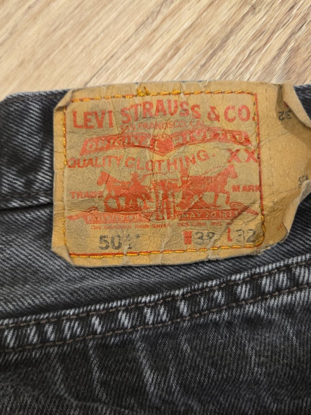 Levi's 501 Jeans Men Regular Fit Straight Leg Size 38x32 - Picture 7 of 7
